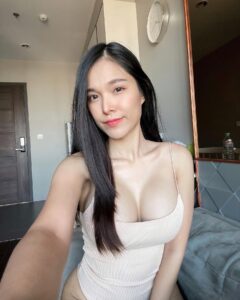 เดียร์ ปรัชญา โชว์นม