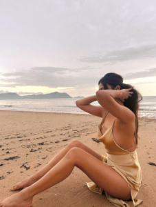 น้ำหวาน รักษ์ณภัค ชุดว่ายน้ำ