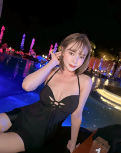 หญิง กนกพร 12