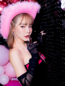 หญิง กนกพร 17