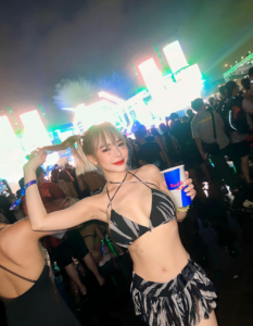 หญิง กนกพร 18+