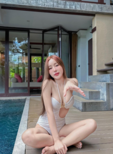 เฟียร์ ธัญญรัตน์ ชุดว่ายน้ำ