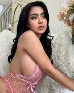 หญิงเนย ญานิศา จักแร้